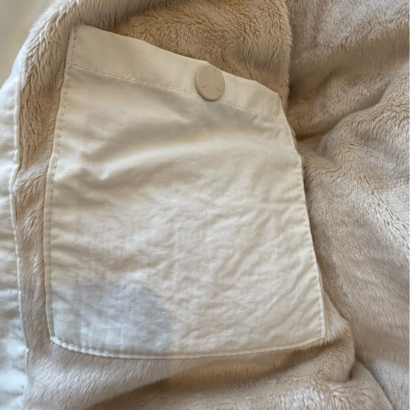 Nike Jordan White Puffer  Jscket with Tan Hood ,  Unisex NWOT - Picture 7 of 15